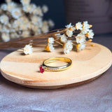 Anel Solitário Em Ouro Amarelo Safiras Brancas E Rubelita