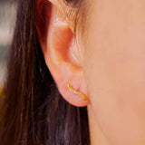 Brinco Stud Sutil Em Ouro Amarelo E Safiras