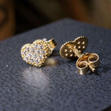 Brincos Stud Coração em Ouro Amarelo e Safiras