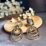 Brincos Pendentes Elos Em Ouro Rosê Com Diamantes Cognac