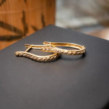 Brincos Meia Argola Em Ouro Amarelo 18k 750