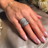 Anel Saddle Bold Pavê Em Ouro Branco Com Diamantes