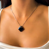 Pingente Void Em Ouro Branco Com Ônix E Diamantes