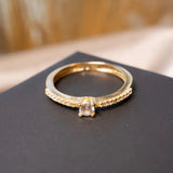 Anel Princess Em Ouro Amarelo Com Safiras Brancas