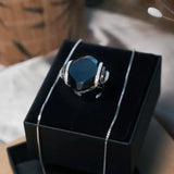 Anel Void Em Ouro Branco Com Ônix E Diamantes