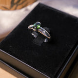 Solitário Hstern Ouro Branco Com Turmalina Verde E Diamantes