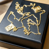 Colar Escapulário Cartier em Ouro Amarelo 64 Centímetros