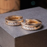 Brincos argola em ouro rosê com 10 diamantes lapidação princess de 0.4 pontos cada e peso de 5.9g.