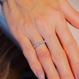 Anel Meia Aliança Sophí Em Ouro Branco Com Diamantes