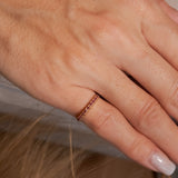 Anel Meia Aliança em Ouro Amarelo e Rubelitas de 02 Pontos