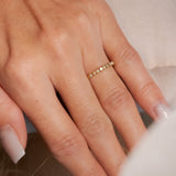 Anel Meia Aliança Ouro Amarelo e Diamantes de 03 Pontos