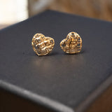 Brincos de corações em ouro amarelo branco e rosa. Medem 0.9cm x 0.9cm e pesam 1.4 gramas.