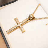 Pingente Cruz em Ouro Amarelo e Diamantes Médio