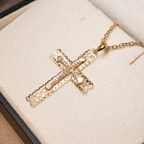 Pingente Cruz em Ouro Amarelo e Safiras Brancas