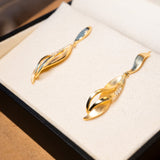 Brinco Pendente Fluid em Ouro Amarelo com Diamantes