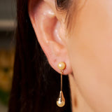 Brinco Pentende De Ouro Rosê Com Pérolas Douradas Naturais