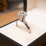 Anel Chuveiro de Ouro Branco com Diamantes