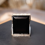 Anel Vivara Delacroix em Ouro Branco e Diamantes Onix