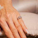 Anel Royal Bold Pavê em Ouro Branco e Diamantes