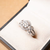 Anel Royal Bold Pavê em Ouro Branco e Diamantes