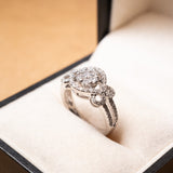 Anel Royal Bold Pavê em Ouro Branco e Diamantes