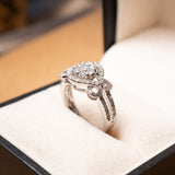 Anel Royal Bold Pavê em Ouro Branco e Diamantes