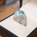 Anel Vivara Vibrante Em Ouro Branco Com Topázio Azul E Diamantes