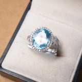 Anel Vivara Vibrante Em Ouro Branco Com Topázio Azul E Diamantes