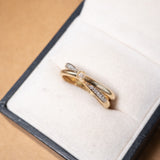Anel Solitário Twist Monte Carlo em Ouro Amarelo e Diamantes
