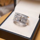 Anel Monte Carlo Em Ouro Branco Com Diamantes