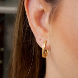 Brinco Argolinha Em Ouro Amarelo 18K E Diamantes