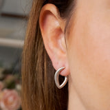 Brinco Semi Argola Geometria Em Ouro Branco 18K