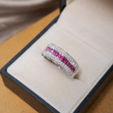 Anel Bold Pavê De Diamantes E Rubi Em Ouro Amarelo