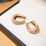 Brinco argola Shine em ouro amarelo e diamantes lapidação brilhante.