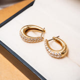 Brinco argola Shine em ouro amarelo e diamantes lapidação brilhante.
