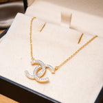 Colar Chanel em ouro amarelo com diamantes.