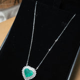 Colar Coração Queen Em Ouro Branco, Diamantes E Esmeralda