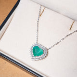 Colar Coração Queen Em Ouro Branco, Diamantes E Esmeralda