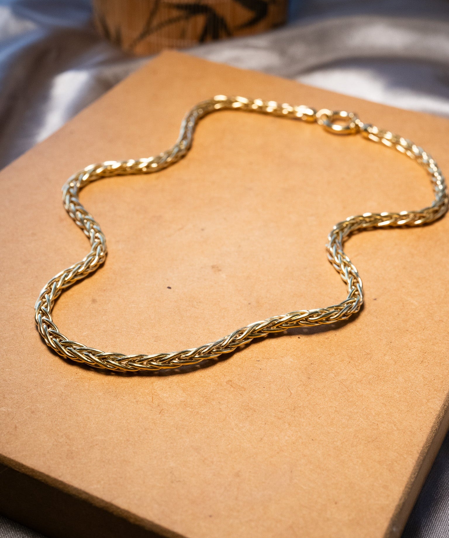 Colar cordão malha palmeira bold em ouro amarelo com 47cm de comprimento e 0.4cm de espessura.