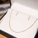 Colar cordão elo português em ouro amarelo com 45.5cm de comprimento e 1mm de espessura.