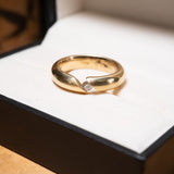 Anel solitário maciço em ouro amarelo com diamante brilhante de 0.10ct.