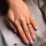 Anel Aliança Inteira Em Ouro Amarelo Com Rubis De 07 Pontos